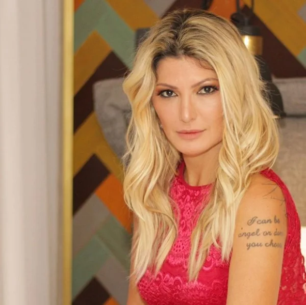 Gêmeas? Antonia Fontenelle posta foto com Michelle Bolsonaro