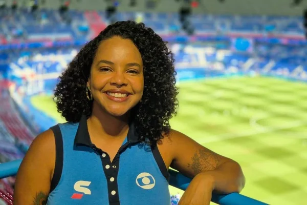 Denise Thomaz Bastos em foto colorida - Metrópoles