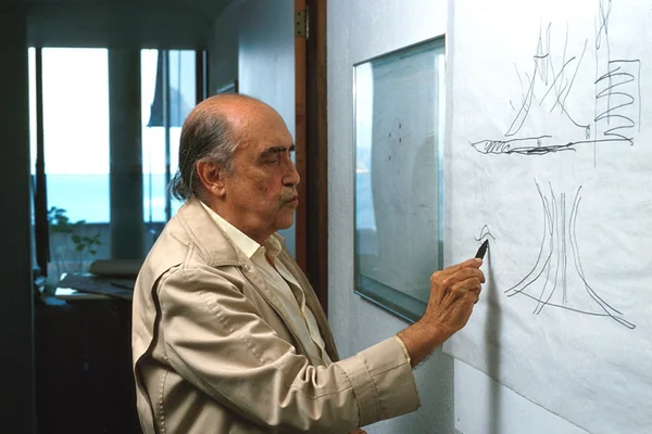 Espaço Oscar Niemeyer será reinaugurado com exposição de arte