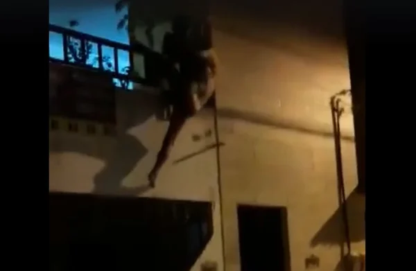 Idosa de 80 anos é agredida pelo filho e jogada de prédio