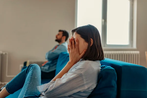 Acabou: descubra como cada signo reage ao fim de um relacionamento