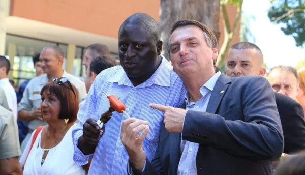 Bolsonaro quer colocar Hélio Negão no TCU