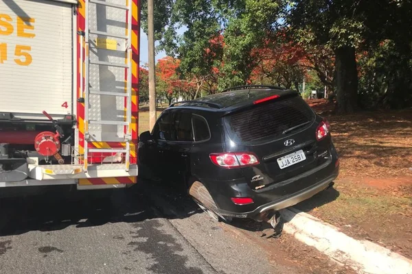 Homem fica gravemente ferido após ser atropelado no Eixão Sul