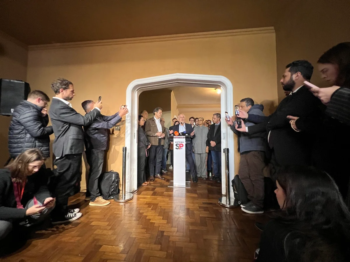 Fernando Haddad anuncia Márcio França como vice na chapa, em São Paulo Fernando Haddad anuncia Márcio França como vice na chapa, em São Paulo