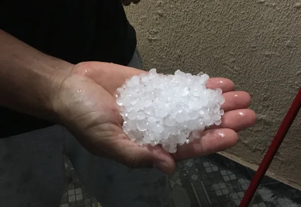 Chuva de granizo assusta moradores do DF neste sábado (18/8)
