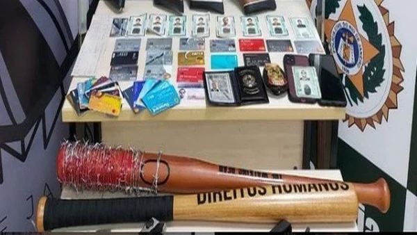 Milicianos usavam tacos de beisebol para intimidar moradores, no Rio