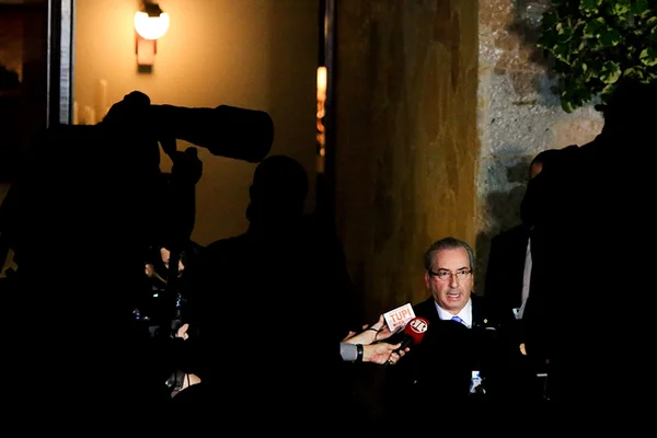 Cunha deve deixar residência oficial no próximo final de semana