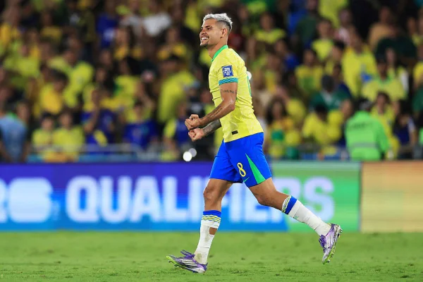 Brasil faz jogão no Maracanã e derrota o Chile por 3 x 0