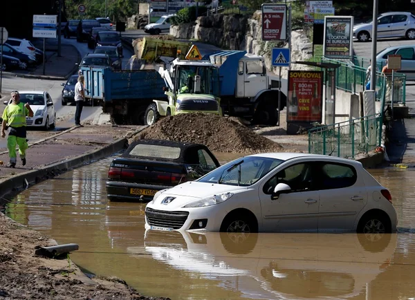 Número de mortes confirmadas na Riviera Francesa sobe para 16
