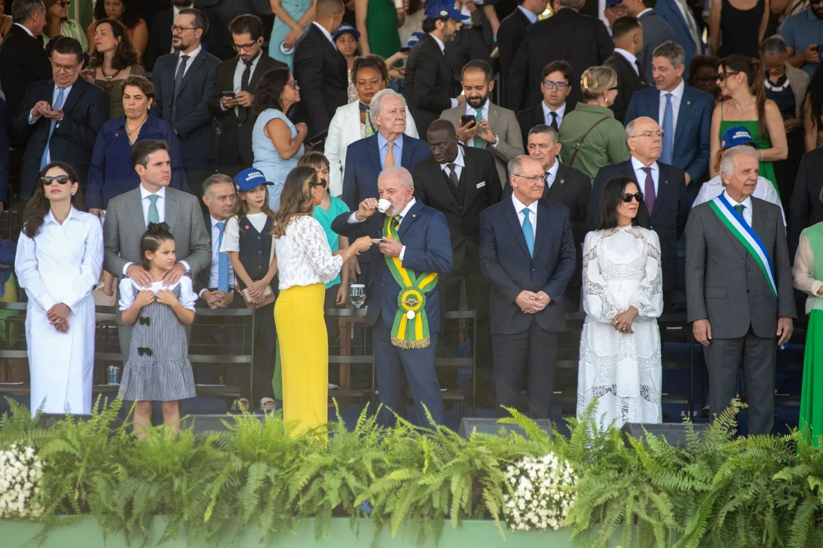 Ministros de Lula e autoridades vão ao desfile de 7 de Setembro - imagem 15 Ministros de Lula e autoridades vão ao desfile de 7 de Setembro - imagem 15