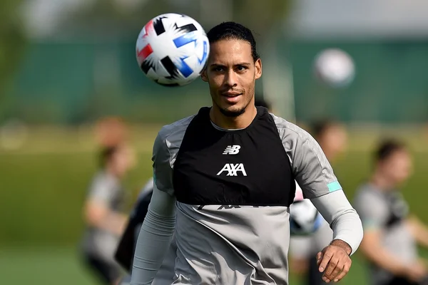 Mundial de Clubes: Van Dijk treina e reforça Liverpool contra Fla