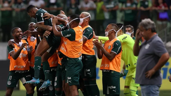 Fifa reacende polêmica e descreve Palmeiras como campeão mundial