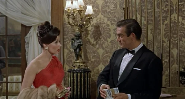 Morre aos 90 anos Eunice Gayson, primeira Bond Girl