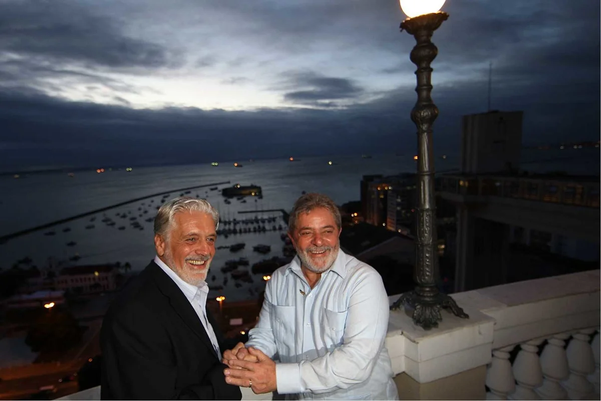Presidente Lula e o líder do governo no Senado, Jaques Wagner, em agenda em Salvador em 2010 Presidente Lula e o líder do governo no Senado, Jaques Wagner, em agenda em Salvador em 2010
