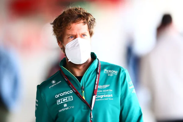 Sebastian Vettel está de volta depois de se recuperar da Covid-19