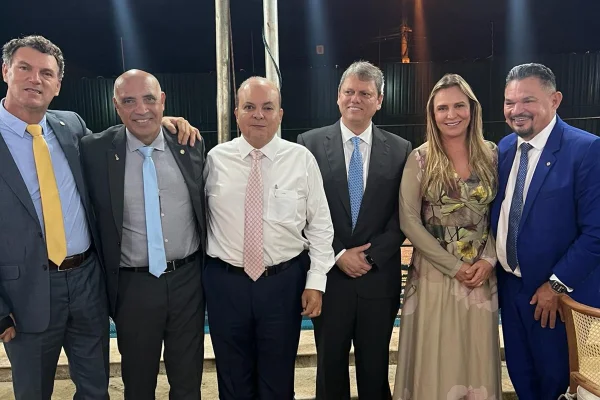 O after da homenagem a Temer com ministros do STF e governadores