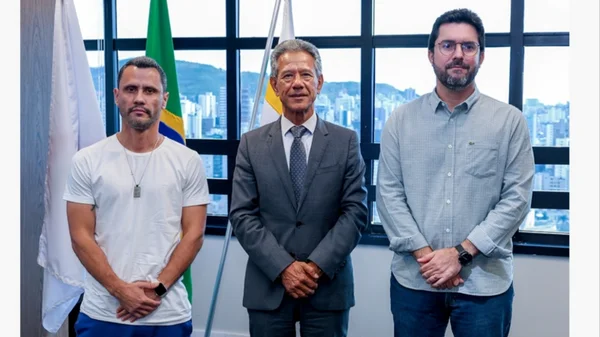 Cleitinho visita presidente do TJMG