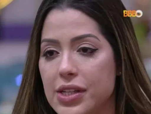 Laís no BBB22 chorando e pedindo perdão a Arthur