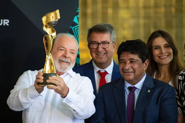 Lula critica escolha de Ancelotti como treinador da Seleção Brasileira
