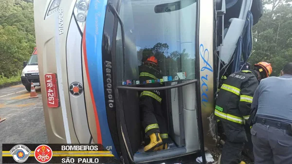 Adriana Aparecida dos Santos, de 42 anos, uma das passageiras do ônibus de turismo que tombou na Rodovia Oswaldo Cruz, teve as duas pernas amputadas