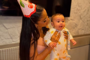 Lorena Maria comemora ao lado do filho, Rás, de 6 meses