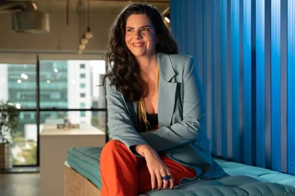 Fernanda Salgado é a nova Head de Marca e Comunicação da Neon