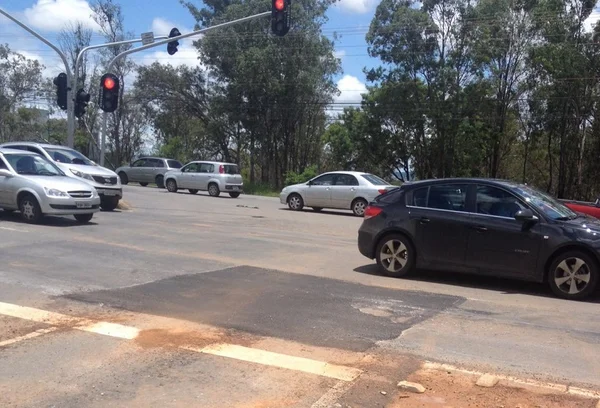 Menos um. Novacap tapa buraco que deixou pelo menos 14 motoristas no prejuízo na Epig