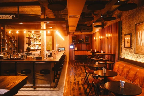 Periquita & Gin Club inaugura bar de drinques em São Paulo