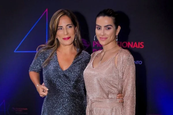 Gloria Pires fala sobre ataques de gordofóbicos a Cleo (ex-Pires)