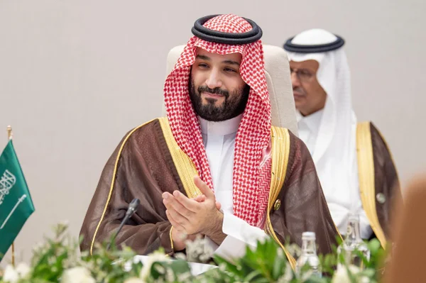 Imagem colorida mostra príncipe herdeiro da Arábia Saudita - Metrópoles