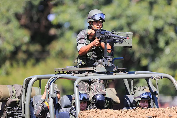 Exército abre concurso com 1.110 vagas e salários de R$ 3 mil