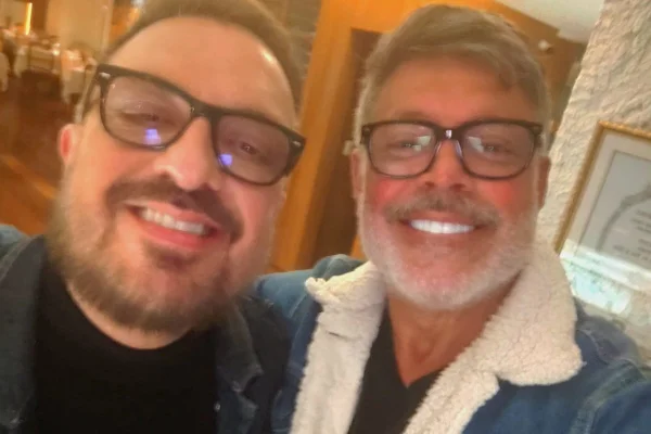 Foto: após tretas, Rodrigo Carelli e Alexandre Frota se reencontram - Metrópoles