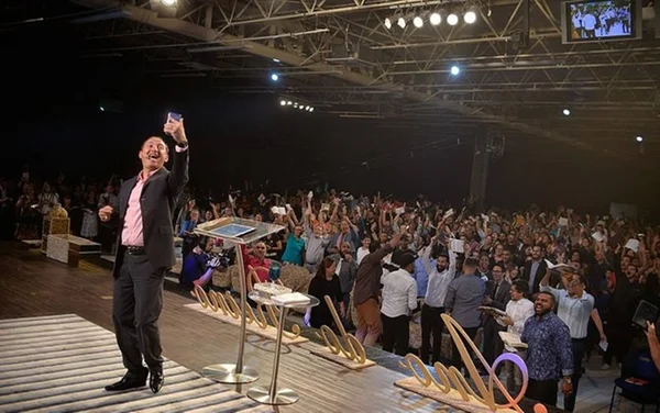 Justiça nega a pastor evangélico indenização de R$ 50 mil após crise no PTB-DF