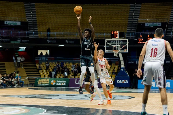 No retorno à Arena BRB, Brasília Basquete garante vaga no Super 8
