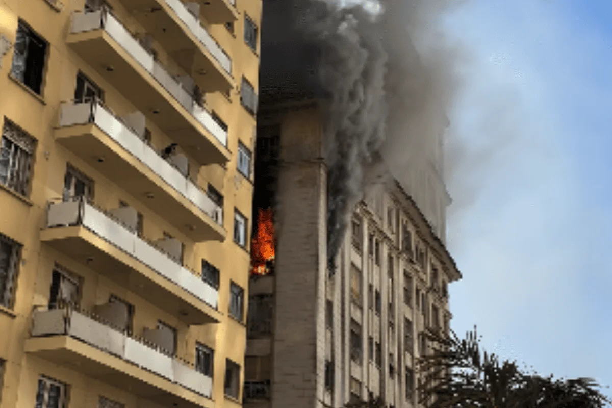 Incêndio atinge 8º andar de prédio no centro de São Paulo