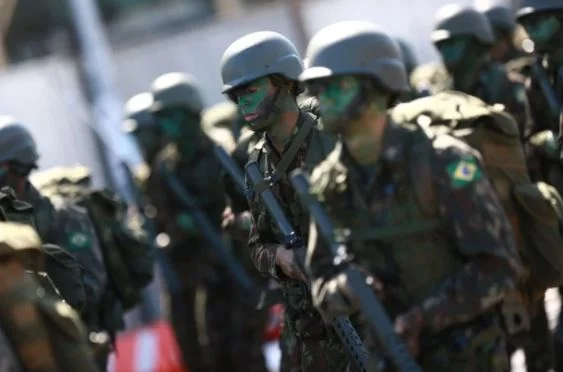Forças Armadas pagam R$ 43 milhões em pensão por ano a familiares de militares expulsos