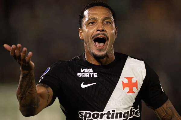 No Paraguai, Vasco goleia Olimpia e vai às quartas da Sul-Americana