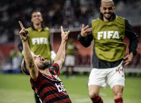 Jesus elogia Diego, mas não acena com mudança para a decisão
