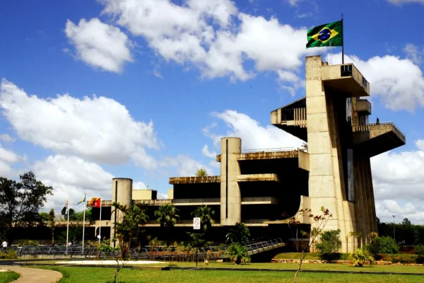 Imagem colorida da fachada da sede da Prefeitura de Sorocaba, no interior de SP. - Metrópoles