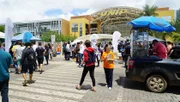 Entrada da Unip, antes de os portões serem abertos Entrada da Unip, antes de os portões serem abertos