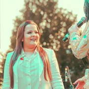 Os pais pediram para as meninas escolherem como opção de presente uma viagem para Disney ou a gravação de um CD em São Paulo. Foi um momento decisivo Os pais pediram para as meninas escolherem como opção de presente uma viagem para Disney ou a gravação de um CD em São Paulo. Foi um momento decisivo