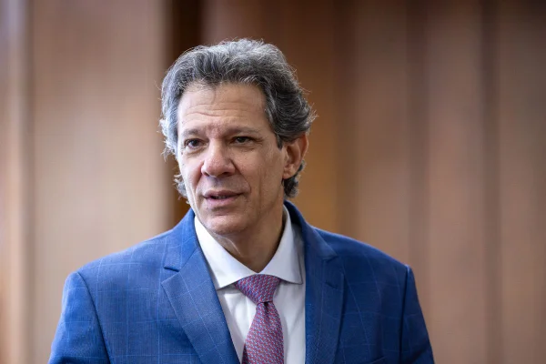 Imagem colorida de Fernando Haddad (PT). Metrópoles