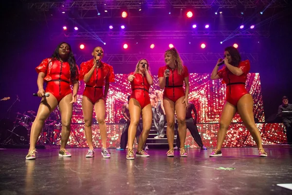 Crítica: Rouge volta, mas não empolga em 5 – novo disco após 13 anos
