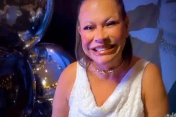 Dona Ruth comemora aniversário com Léo, filho de Marília Mendonça - Metrópoles