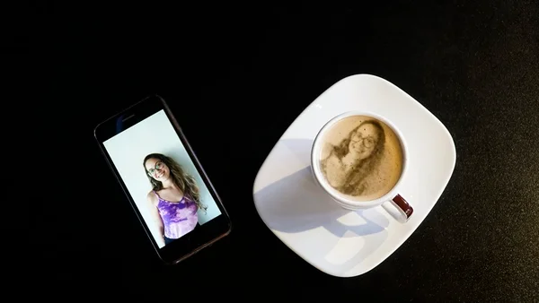 Espaço 365 abre nova cafeteria com impressora de café