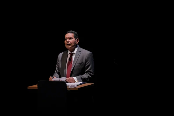 Mourão diz que sugeriu outro nome ao STF, e Bolsonaro vetou