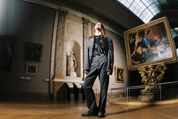 Off-White e Louvre lançam coleção inspirada em Leonardo da Vinci