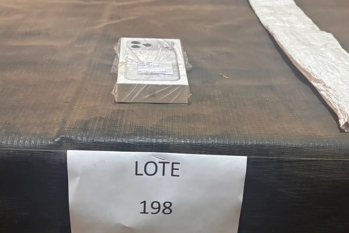Leilão da Receita Federal em São Paulo tem Iphone 17 Pro Max por 4 mil e veículos Leilão da Receita Federal em São Paulo tem Iphone 17 Pro Max por 4 mil e veículos
