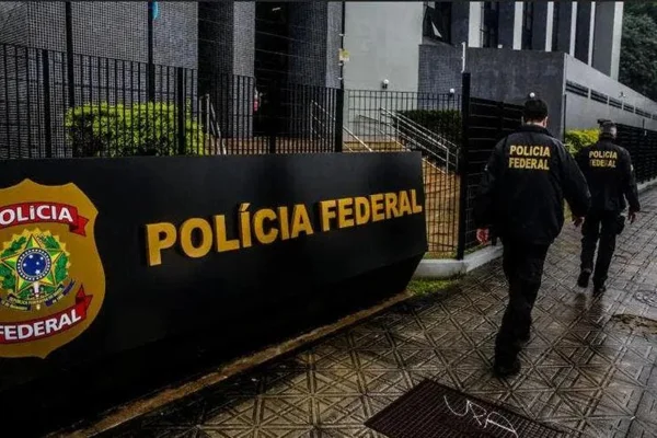 Imagem colorida de sede da Polícia Federal - Metrópoles