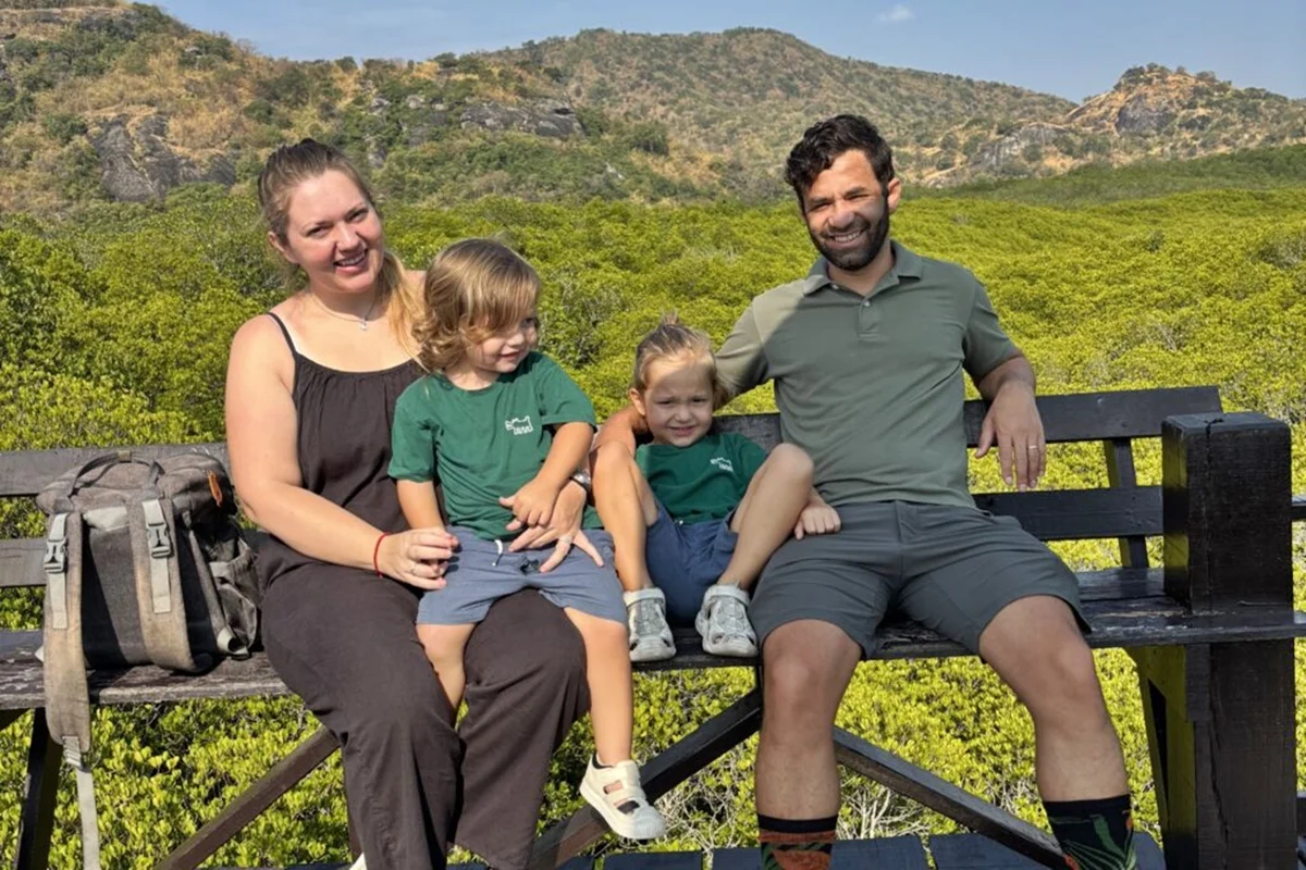 Família britânica economiza R$ 100 mil ao largar tudo e viajar o mundo como lar